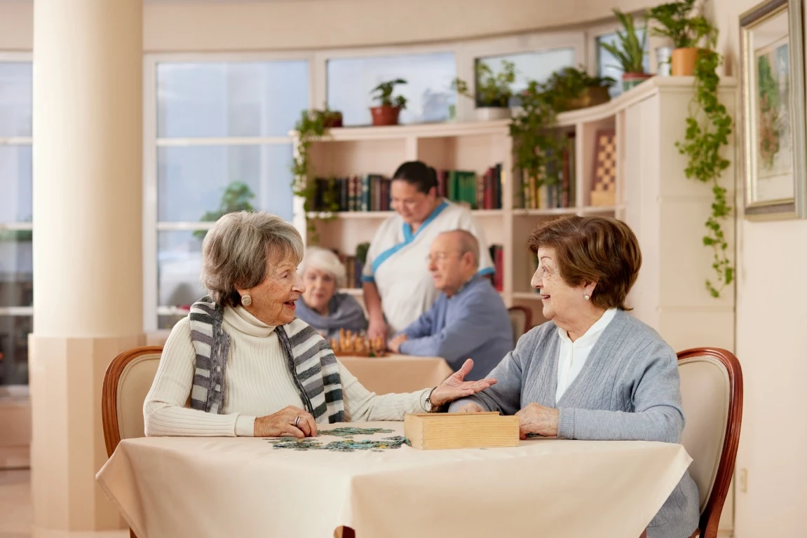 <em>Servicios incluidos</em><br>Centro de Día Clara del Rey